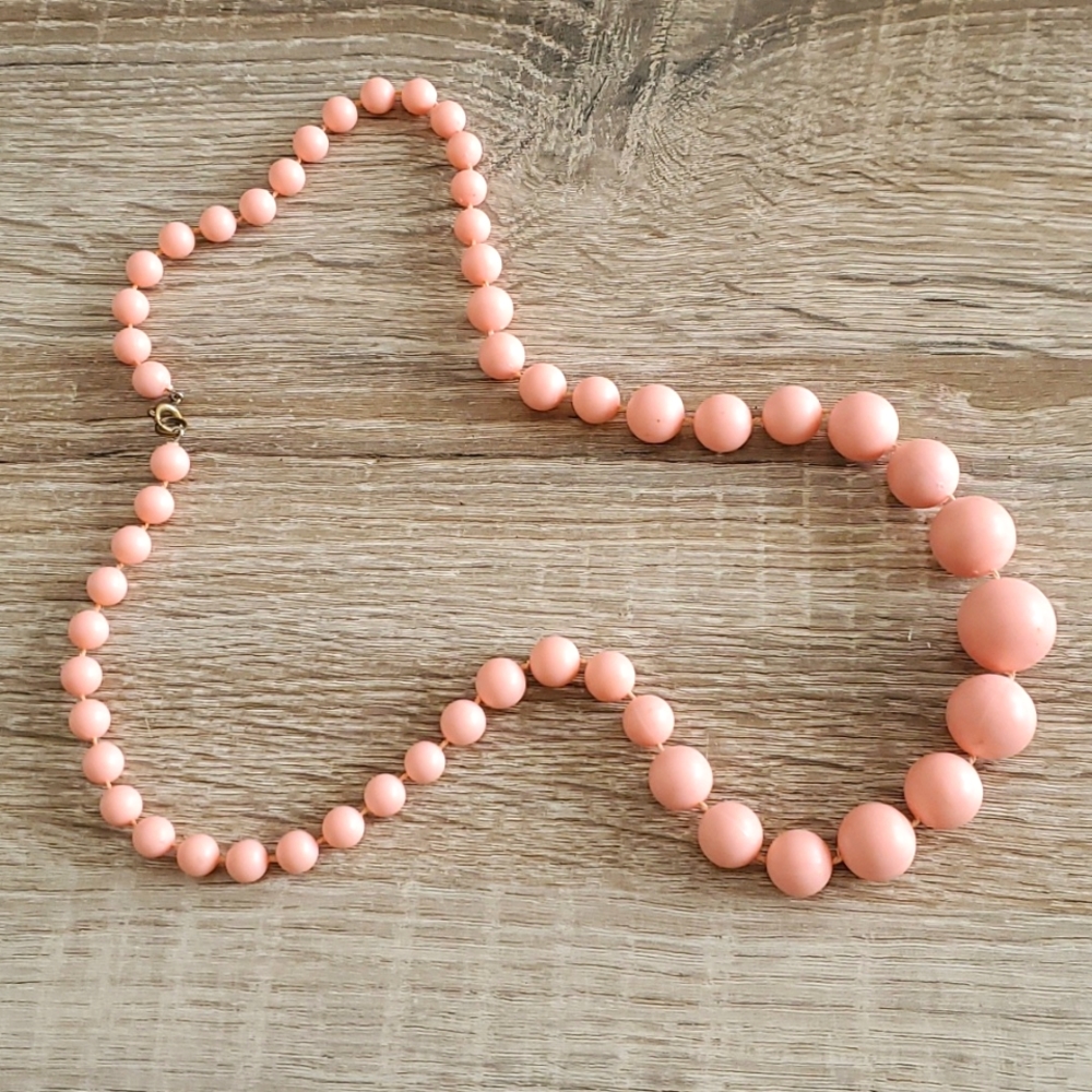 Pink pearl necklace
